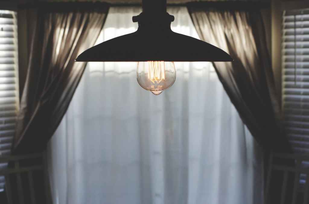 bulb_clear_curtains_electricity_light_light_bulb_window-1074529.jpg